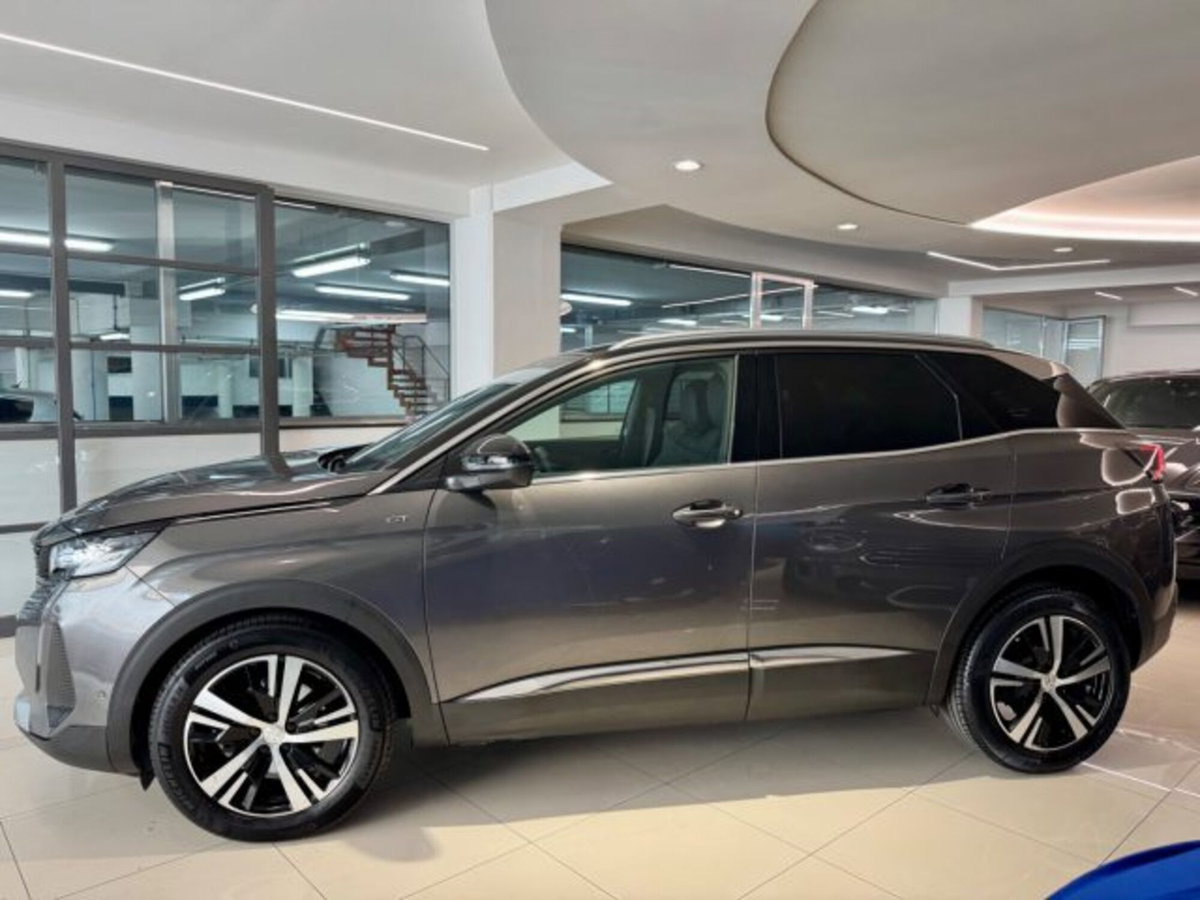 Peugeot 3008 BlueHDi 130 S&S EAT8 GT Pack (4)
