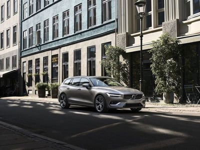 Volvo V60 T8 Recharge AWD Plug-in Hybrid R-design usata
