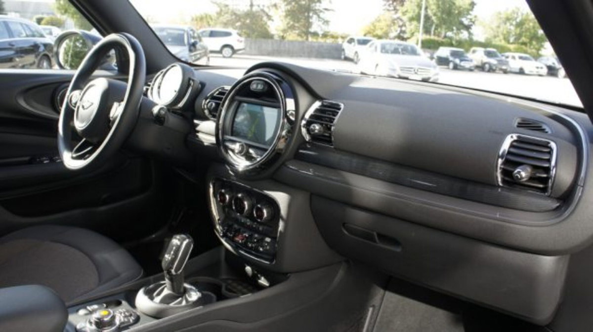 MINI Mini Clubman 2.0 Cooper D Yours Clubman (13)