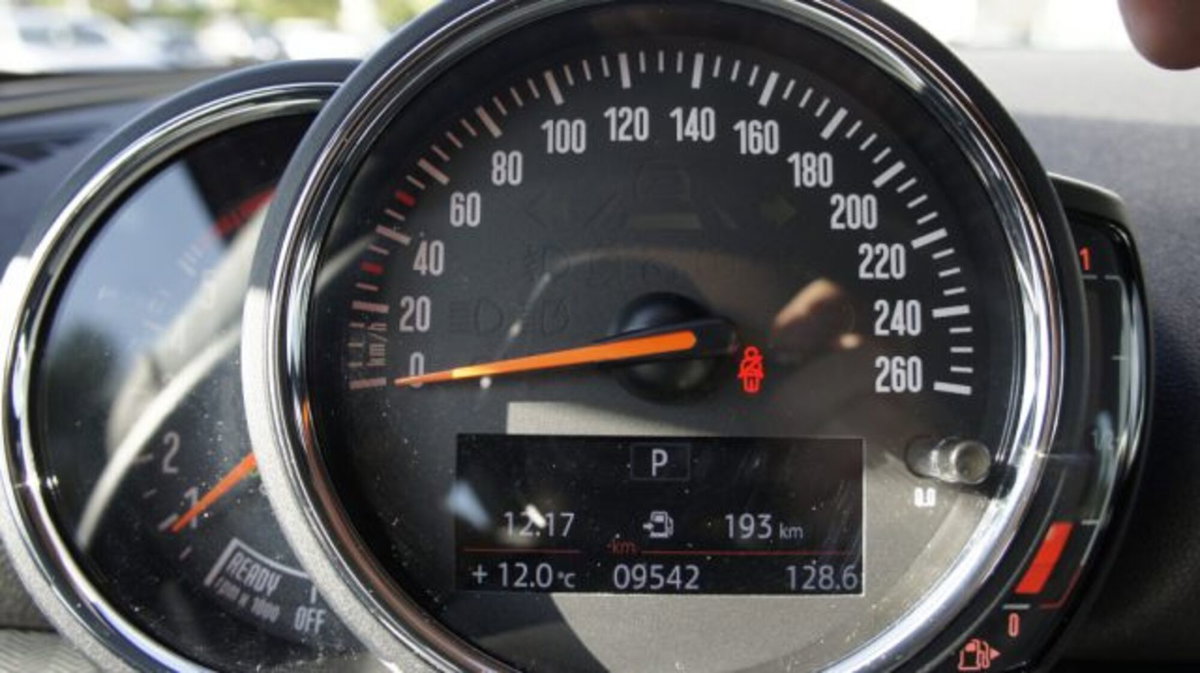 MINI Mini Clubman 2.0 Cooper D Yours Clubman (15)