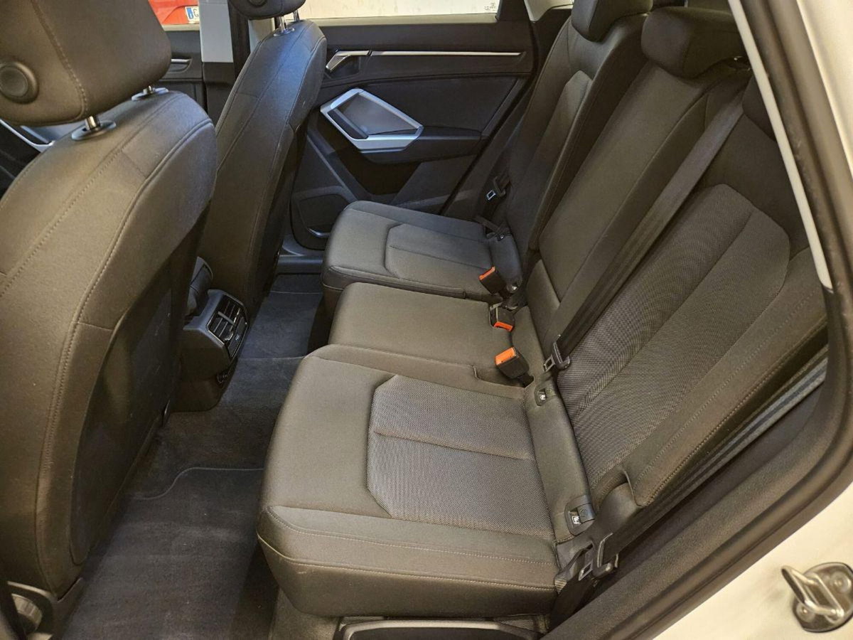 Audi Q3 35 TFSI S tronic Business (8)