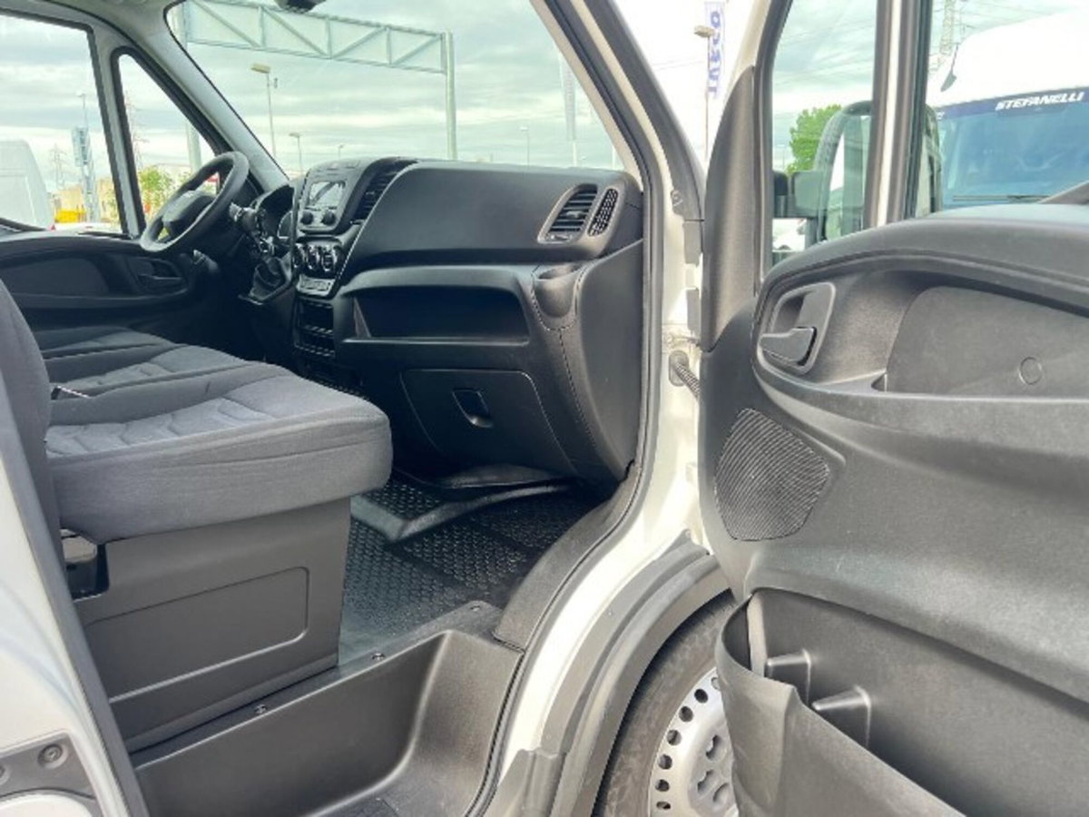 Iveco Daily Telaio 35S16 2.3 HPT PLM Cabinato (12)