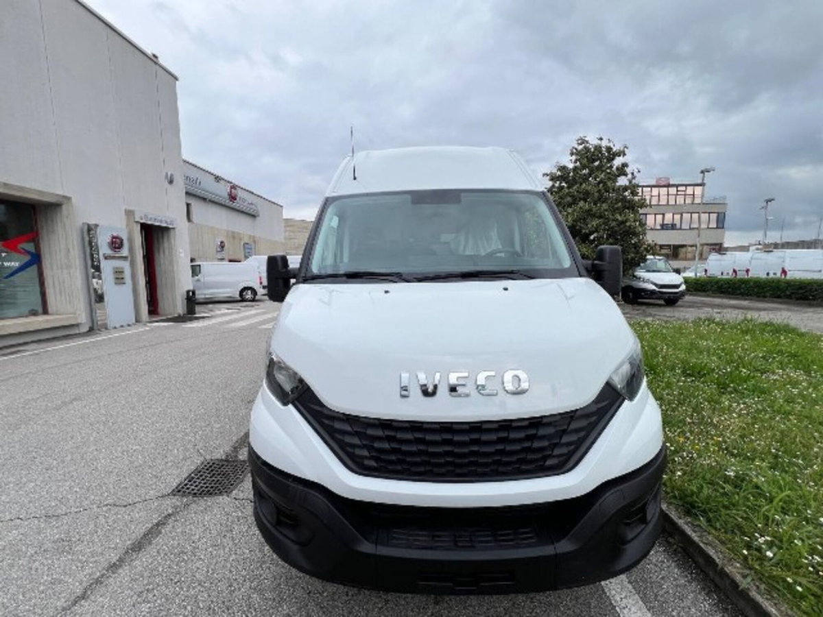 Iveco Daily Telaio 35S16 2.3 HPT PLM Cabinato (3)