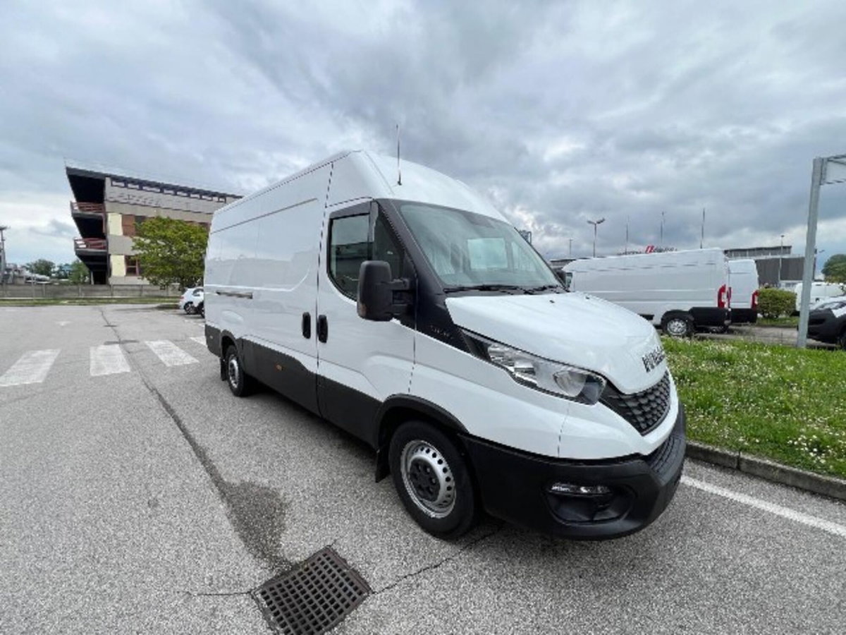 Iveco Daily Telaio 35S16 2.3 HPT PLM Cabinato (4)