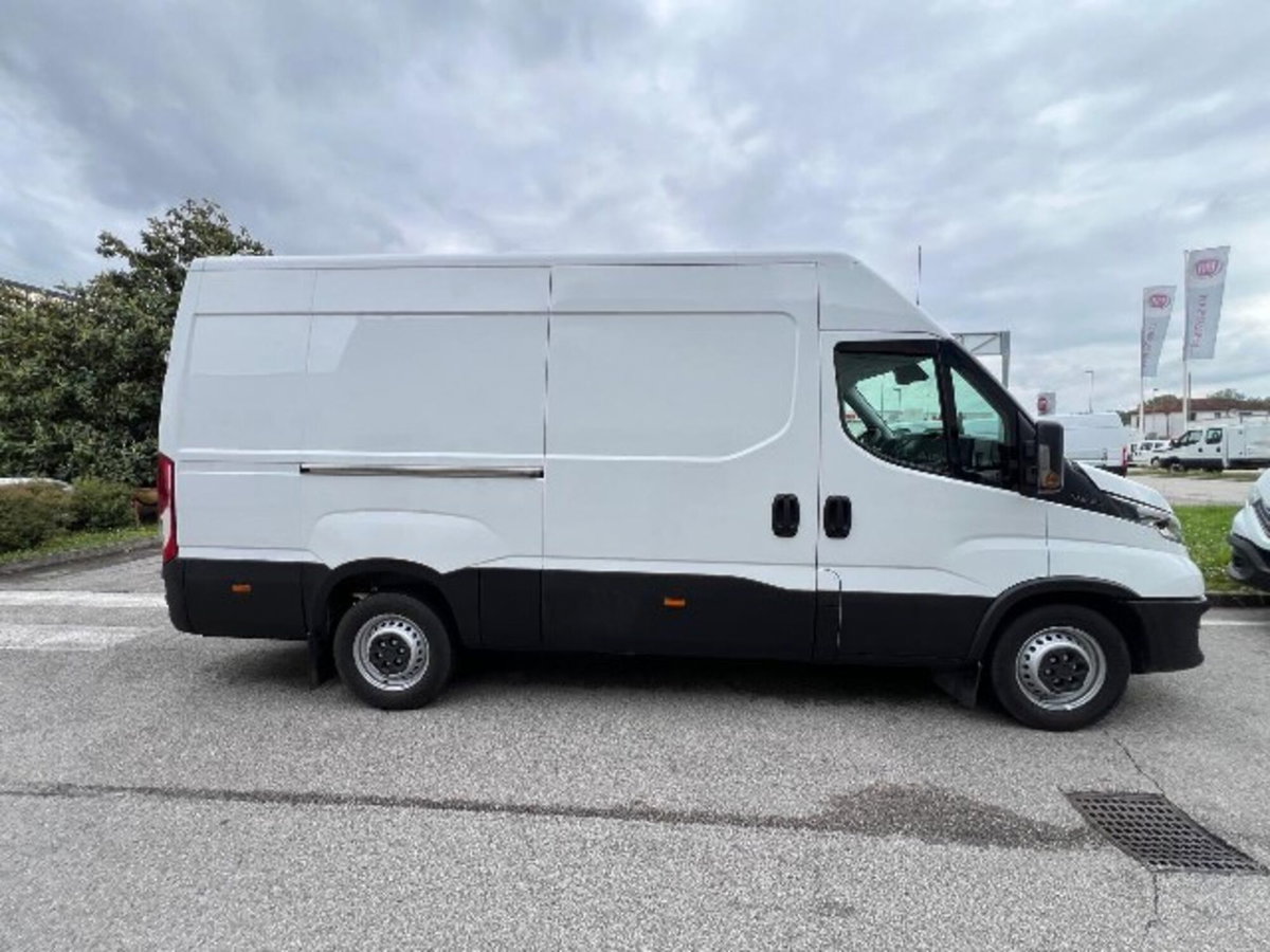 Iveco Daily Telaio 35S16 2.3 HPT PLM Cabinato (5)