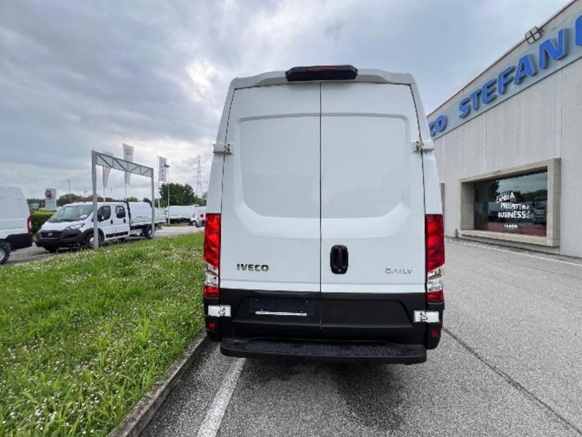 Iveco Daily Telaio 35S16 2.3 HPT PLM Cabinato (7)