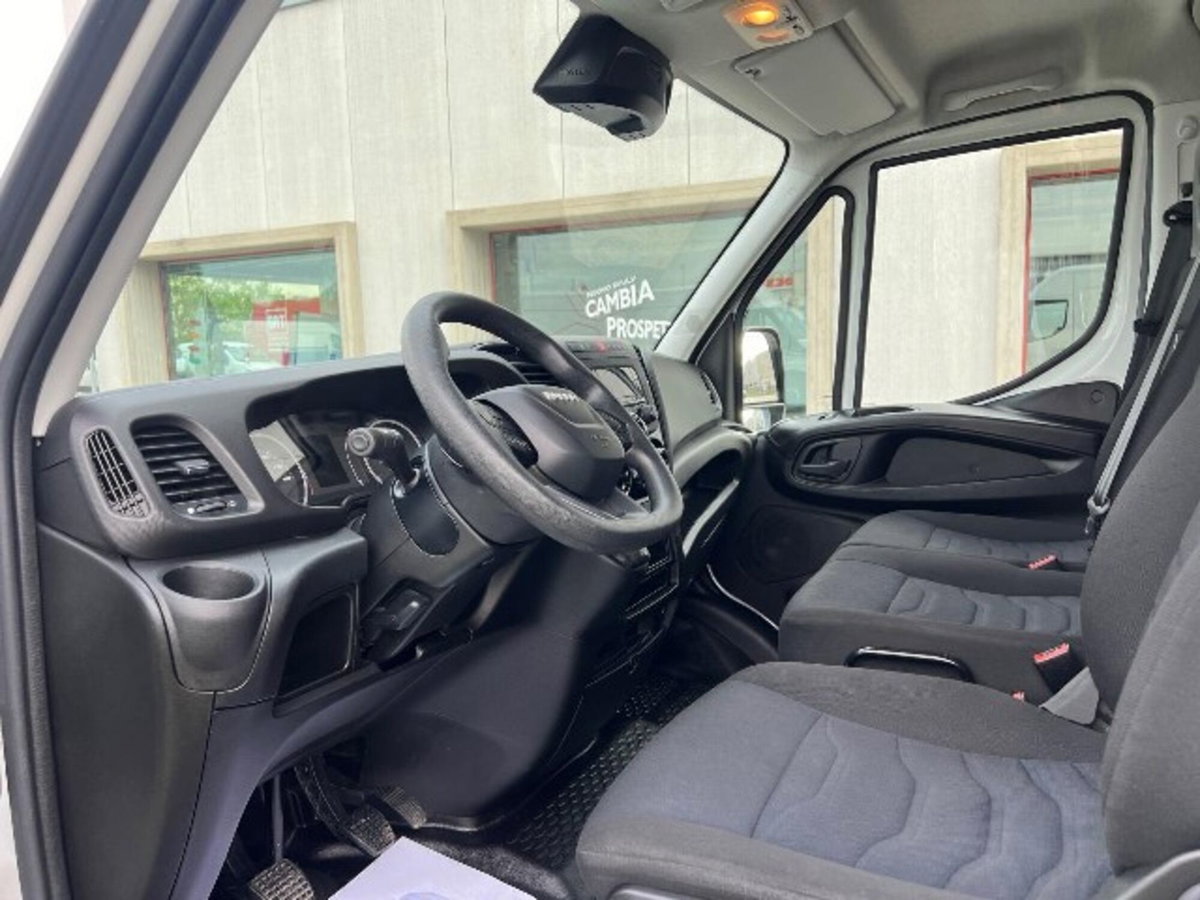 Iveco Daily Telaio 35S16 2.3 HPT PLM Cabinato (9)