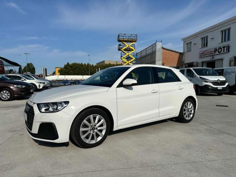 Audi A1 citycarver 30 TFSI Identity Contrast