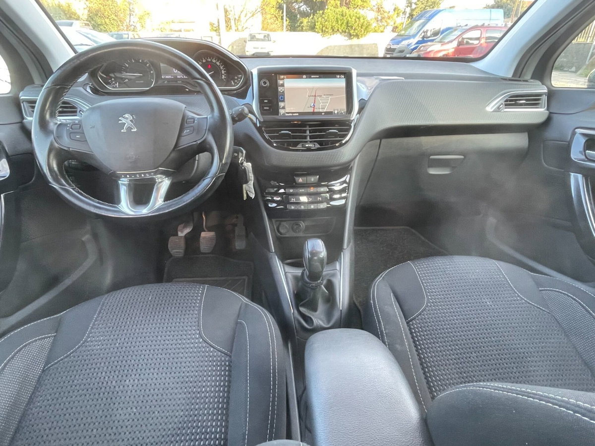 Peugeot 208 82 5 porte Allure (11)