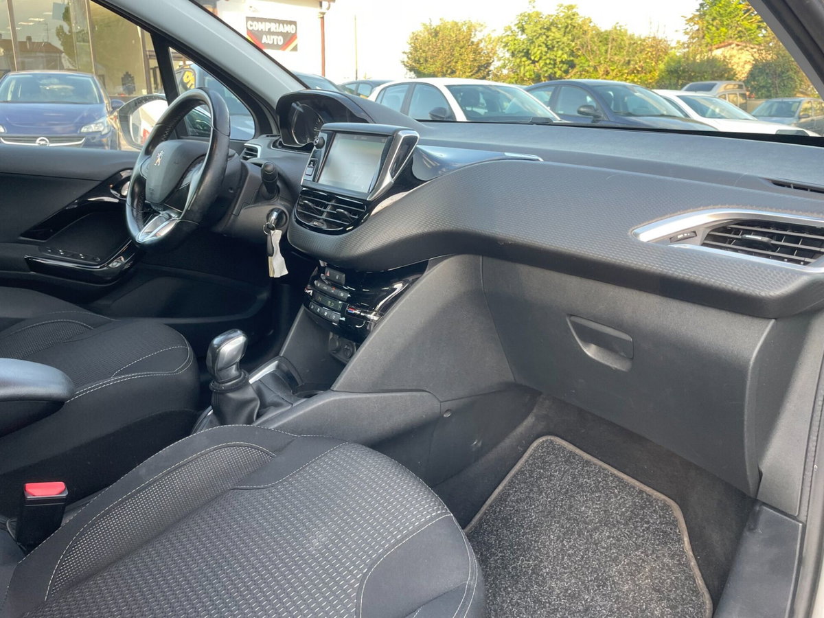 Peugeot 208 82 5 porte Allure (13)