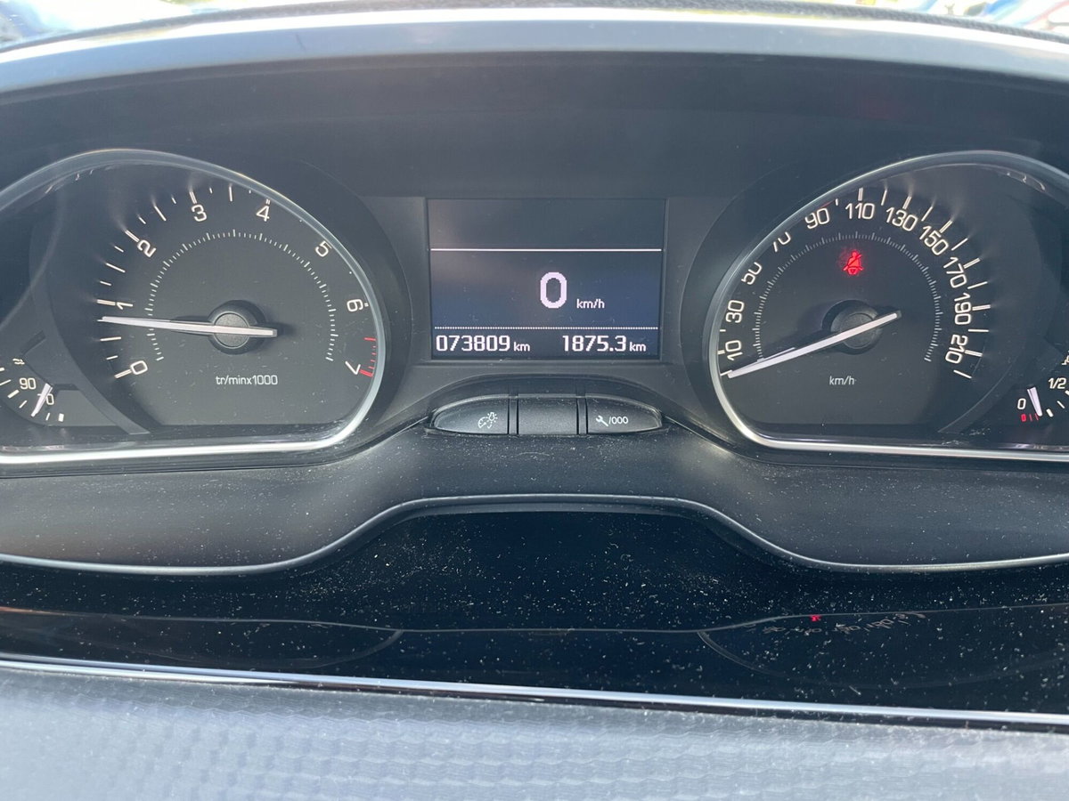 Peugeot 208 82 5 porte Allure (14)