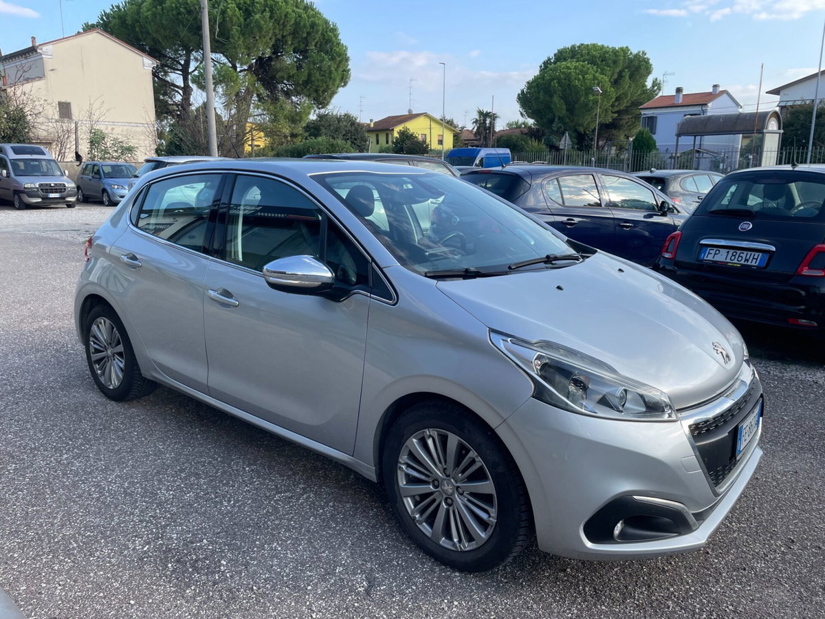 Peugeot 208 82 5 porte Allure (3)