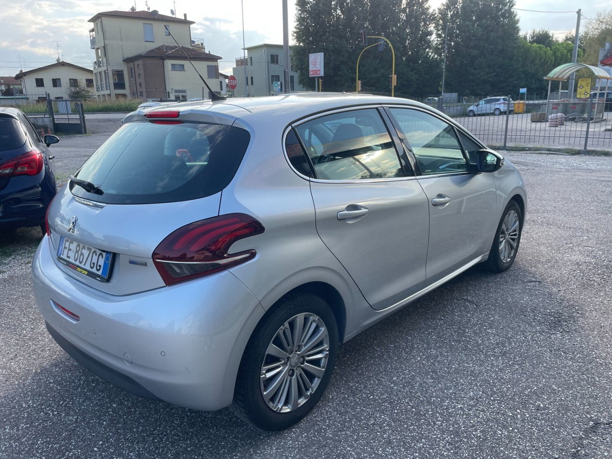 Peugeot 208 82 5 porte Allure (5)