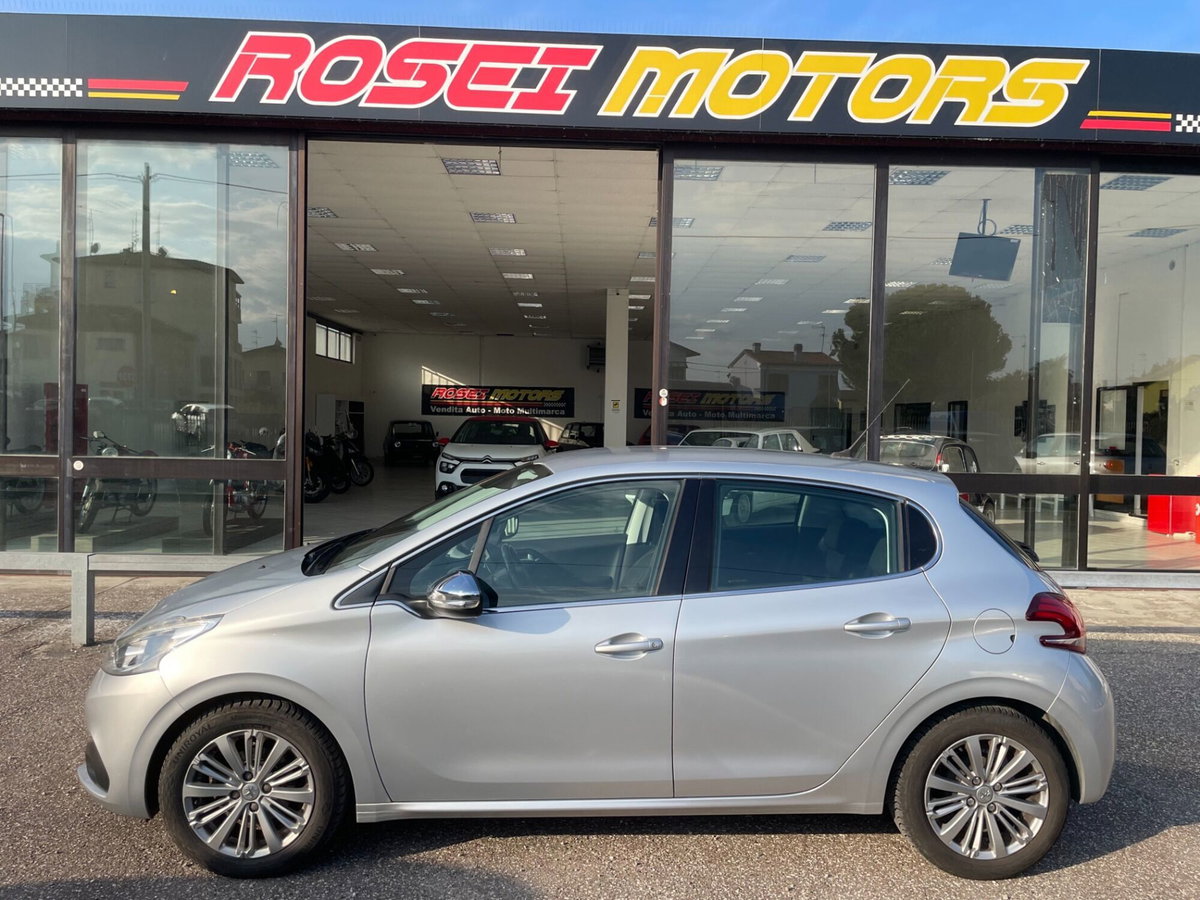 Peugeot 208 82 5 porte Allure (8)