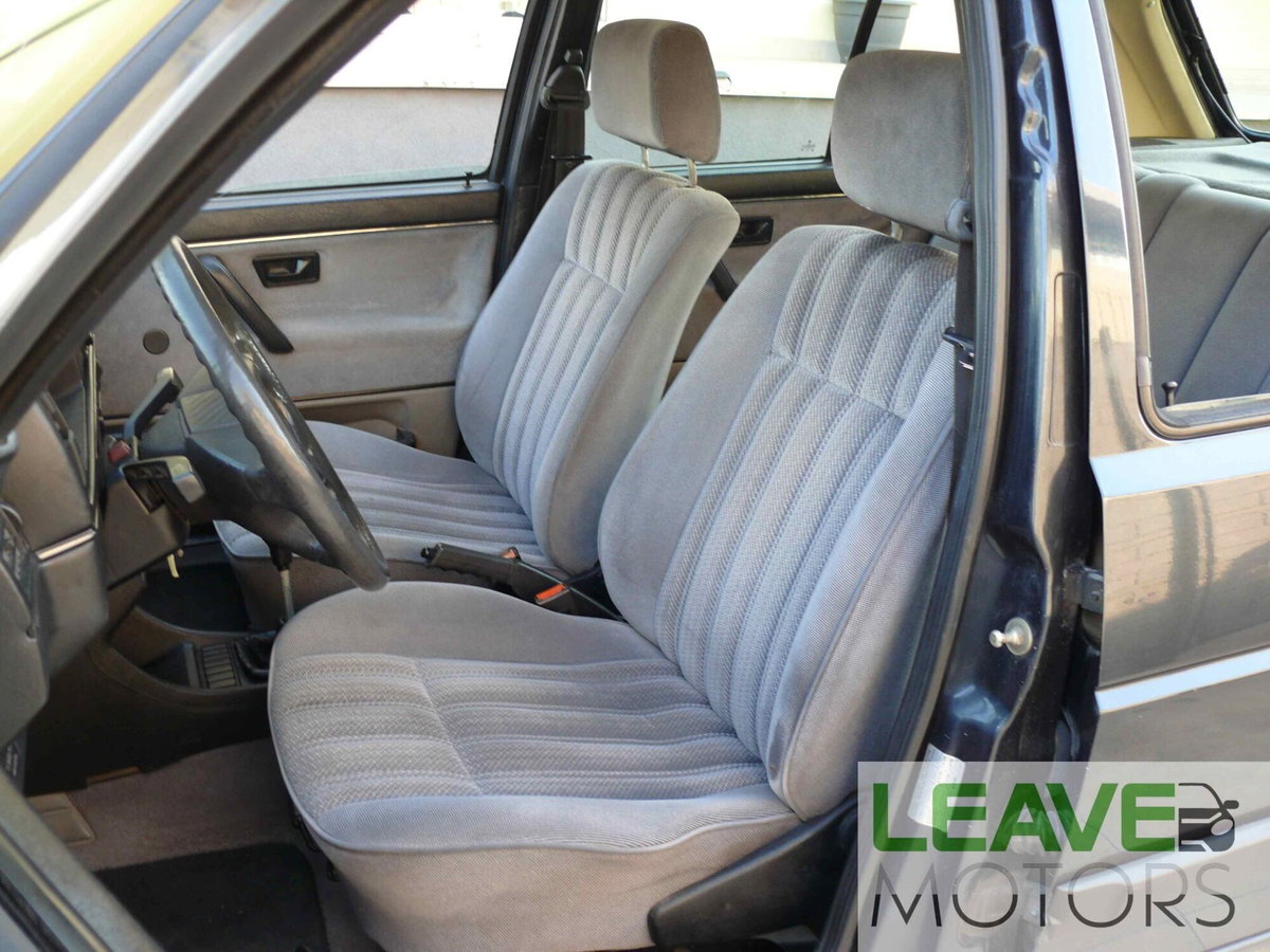 Volkswagen Golf 1600 5 porte GL (12)