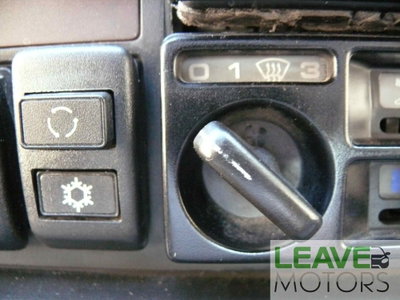 Volkswagen Golf 1600 5 porte GL (9)