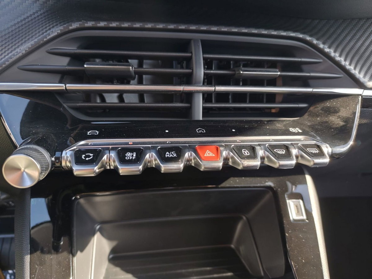Peugeot 208 1.2 hybrid Style 110cv e-dcs 6 (14)