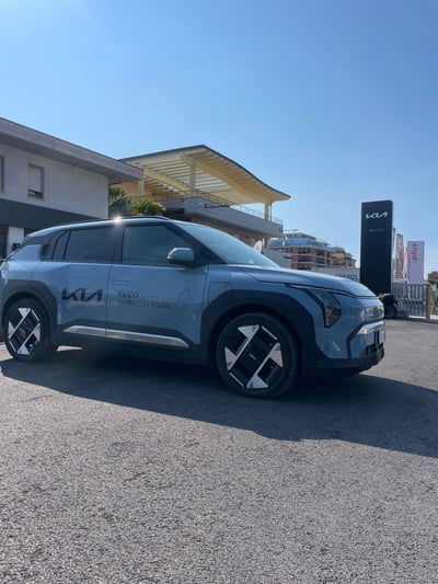 Kia EV3 58,3 kWh Earth usata