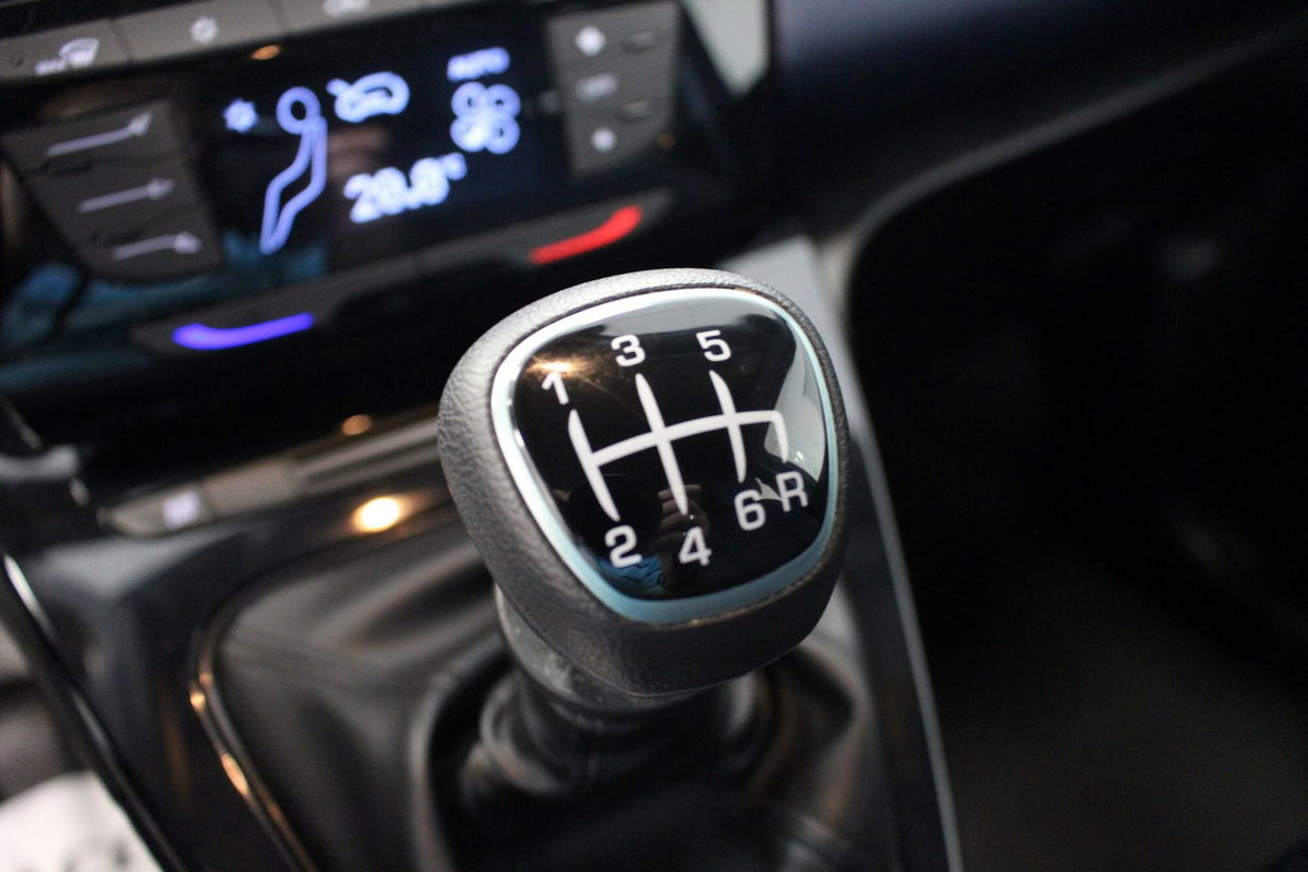Lancia Ypsilon 1.0 FireFly 5 porte S&S Hybrid Ecochic Gold (13)