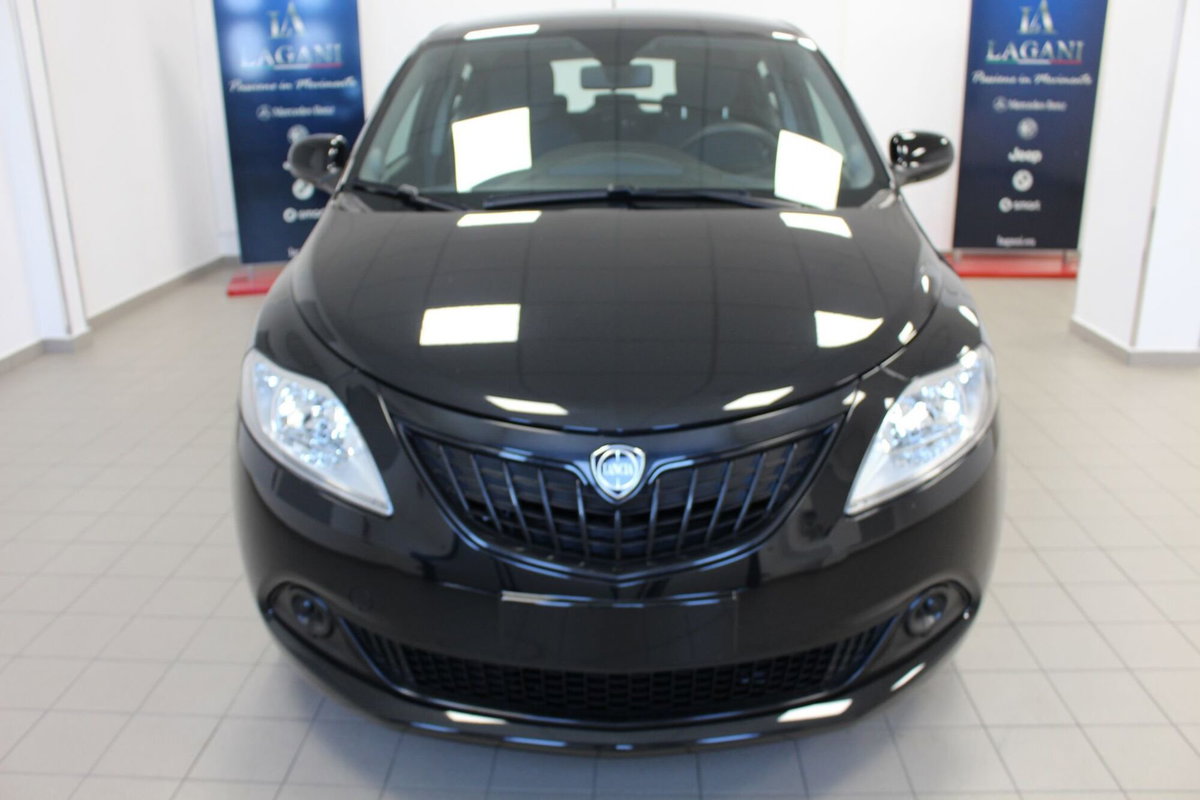 Lancia Ypsilon 1.0 FireFly 5 porte S&S Hybrid Ecochic Gold (2)