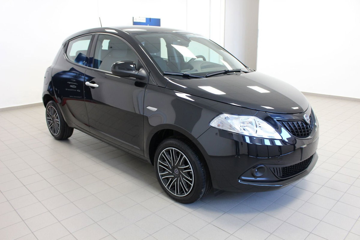 Lancia Ypsilon 1.0 FireFly 5 porte S&S Hybrid Ecochic Gold (3)