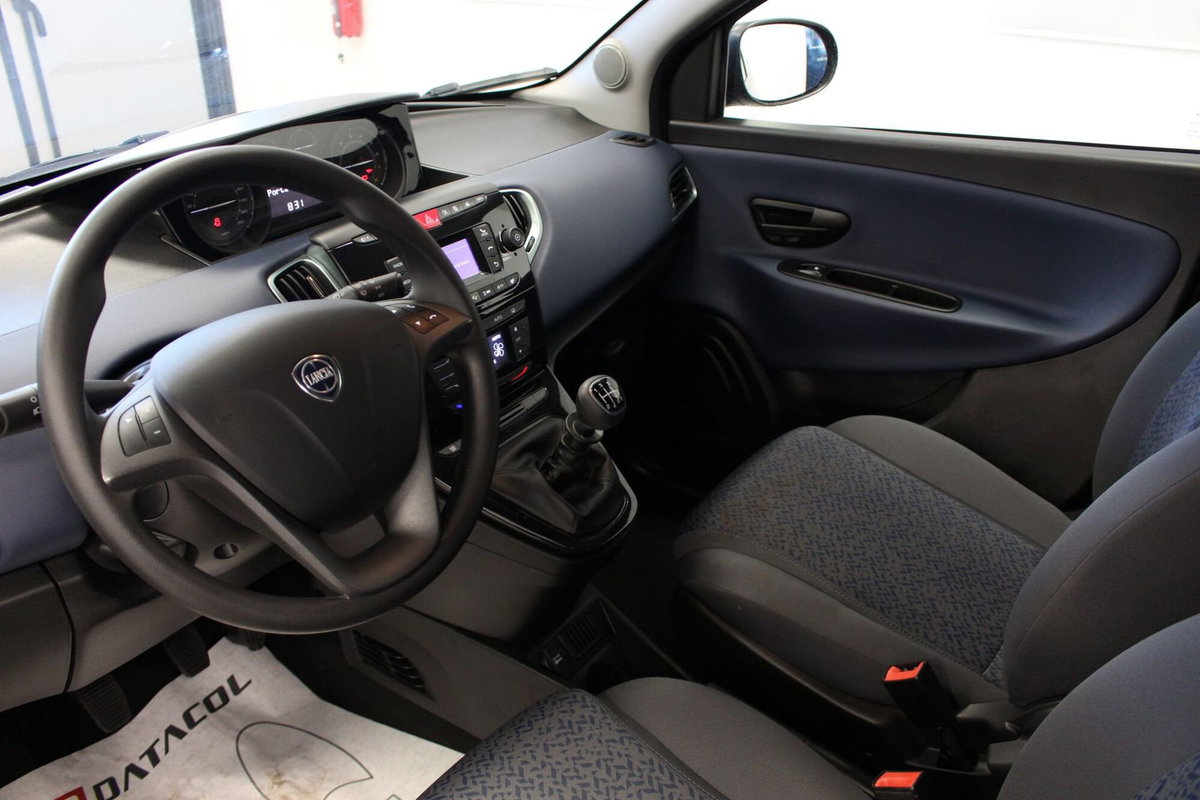 Lancia Ypsilon 1.0 FireFly 5 porte S&S Hybrid Ecochic Gold (7)