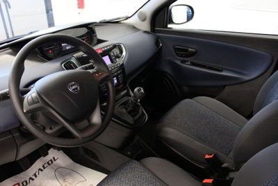 Lancia Ypsilon 1.0 FireFly 5 porte S&S Hybrid Ecochic Gold (7)