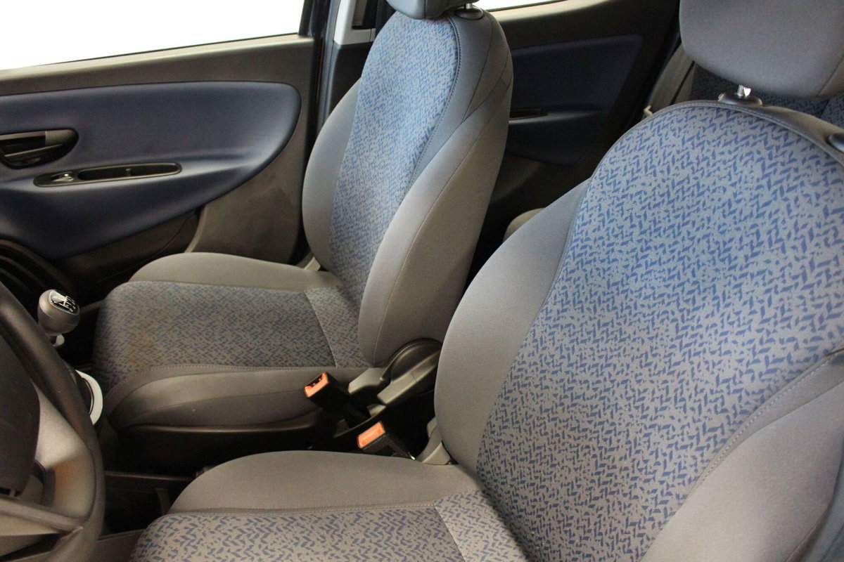 Lancia Ypsilon 1.0 FireFly 5 porte S&S Hybrid Ecochic Gold (8)
