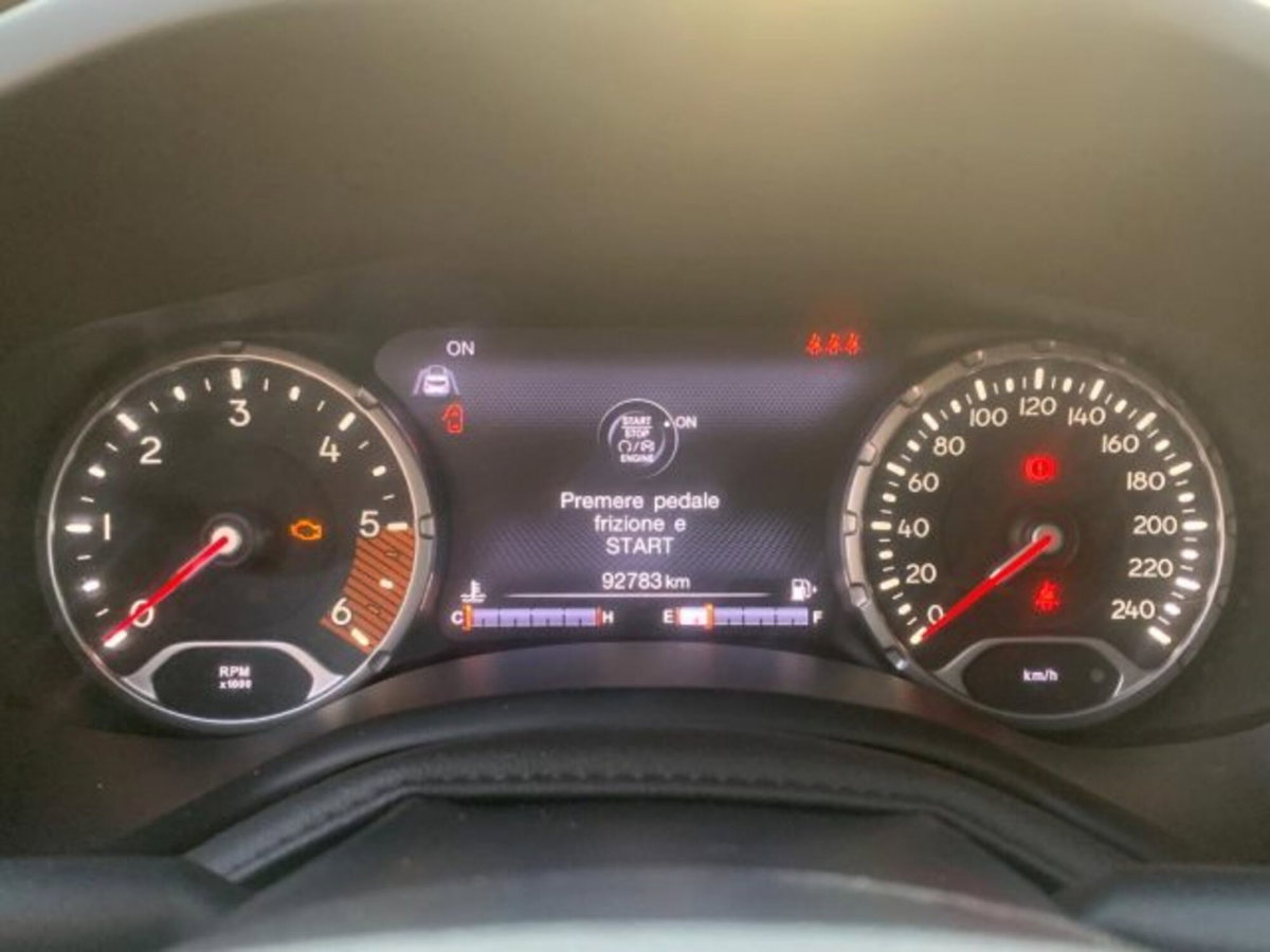 Jeep Renegade 1.6 Mjt 130 CV Limited (10)