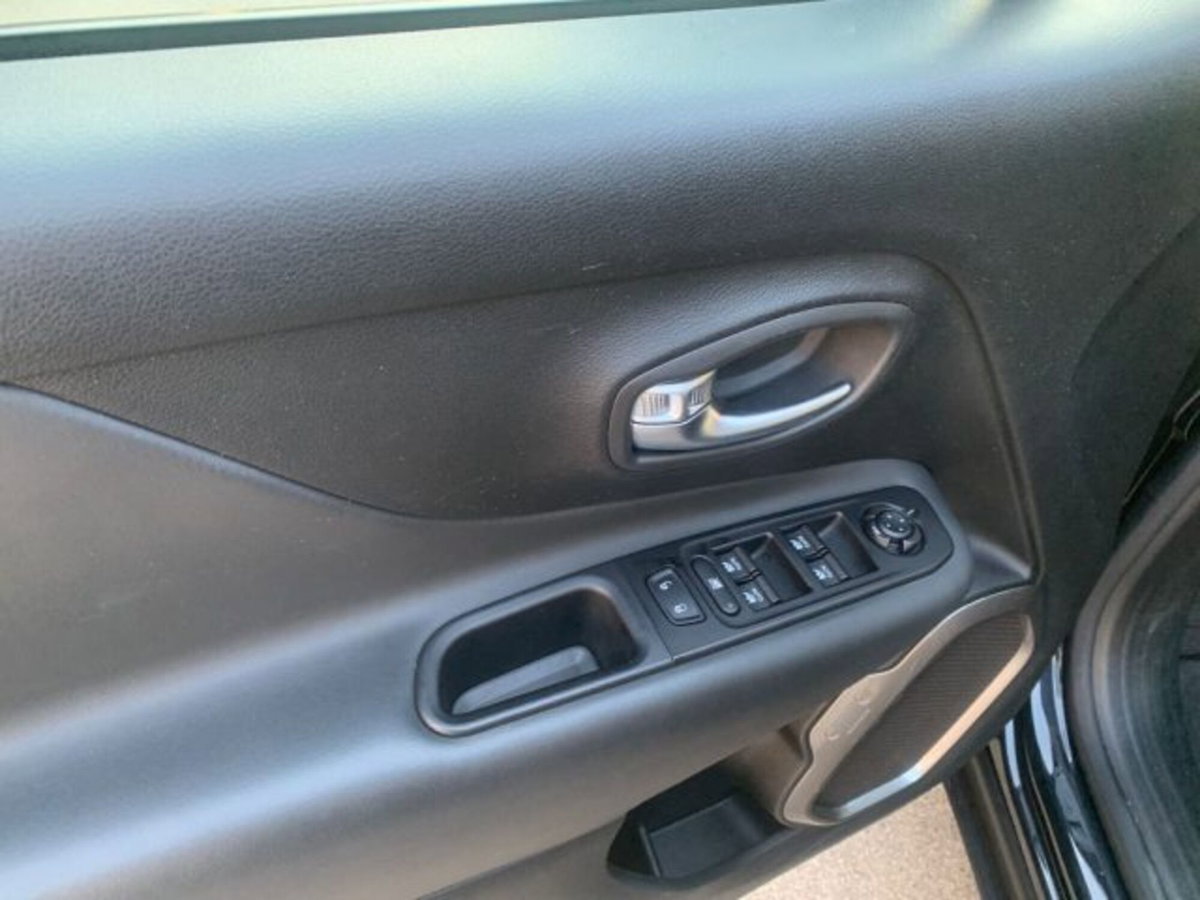 Jeep Renegade 1.6 Mjt 130 CV Limited (8)