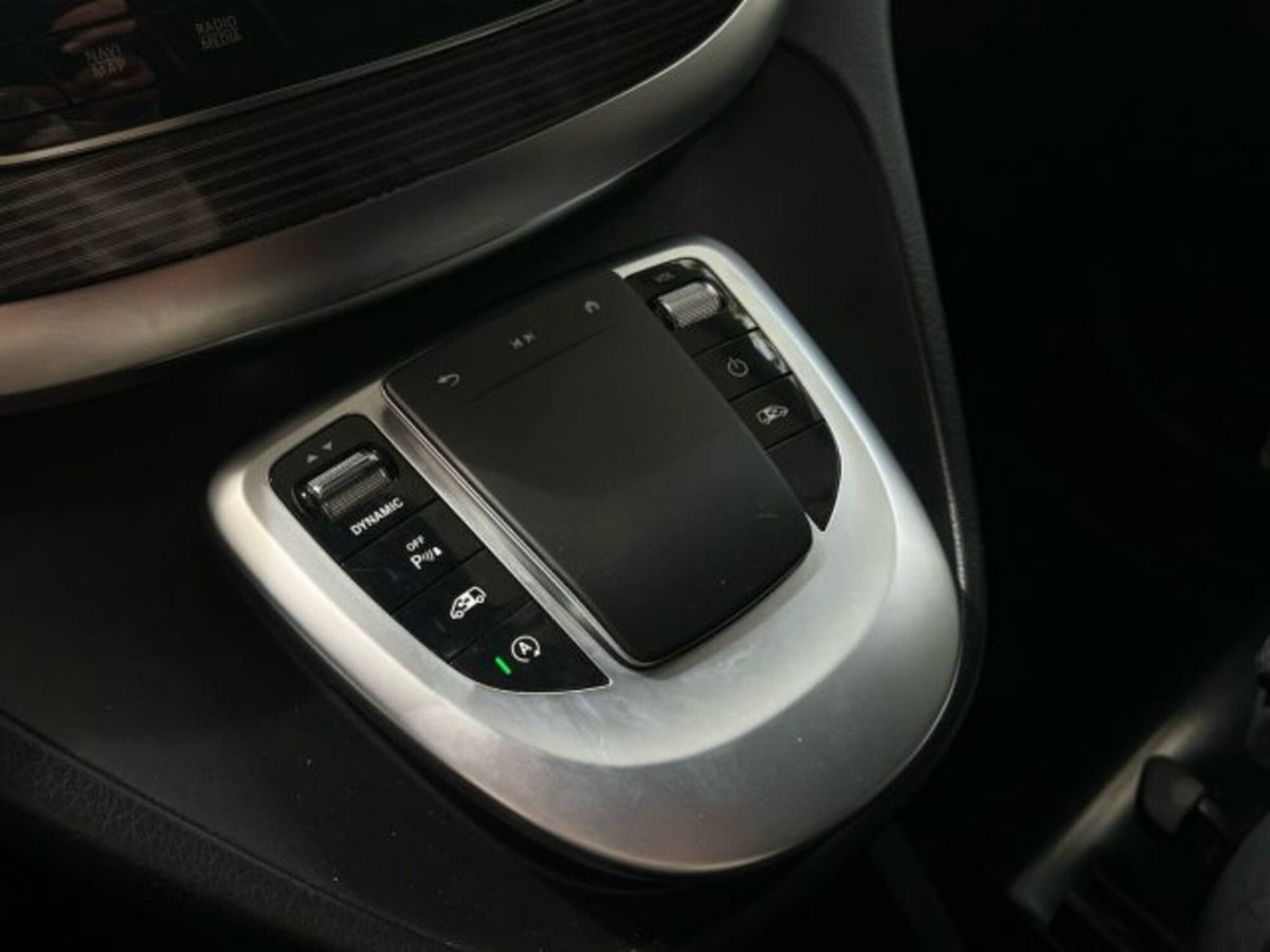 Mercedes-Benz Classe V Extralong 250 d Avantgarde auto (16)