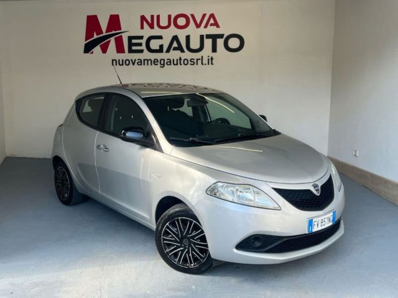 Lancia Ypsilon 1.2 69 CV 5 porte Gold