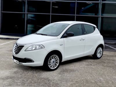 Lancia Ypsilon 1.2 69 CV 5 porte Silver usata