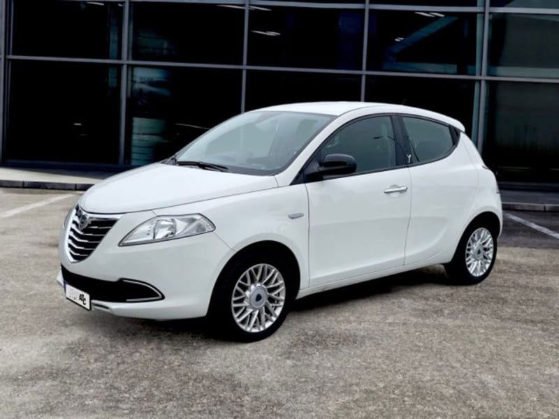 Lancia Ypsilon 1.2 69 CV 5 porte Silver