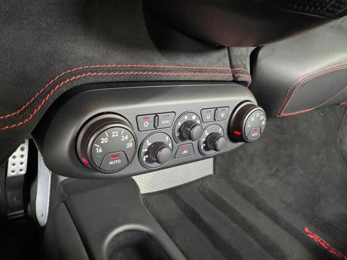 Ferrari 458 Spider 458 Spider DCT (14)