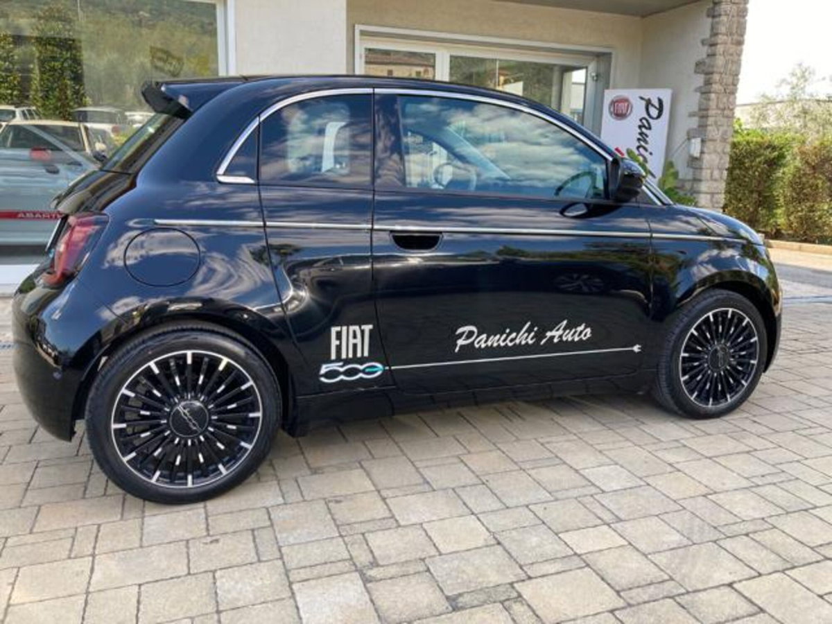 Fiat 500e 42 kWh La Prima (3)