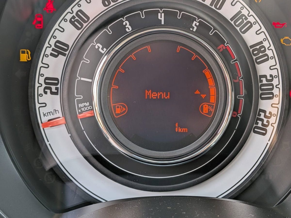 Fiat 500 1.0 Hybrid Red (10)