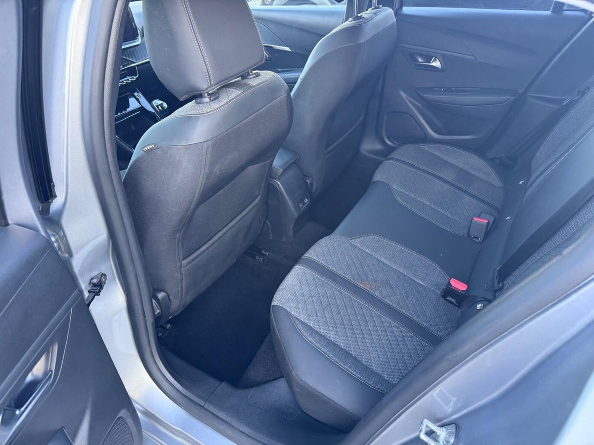 Peugeot 208 PureTech 100 Stop&Start 5 porte Allure (11)