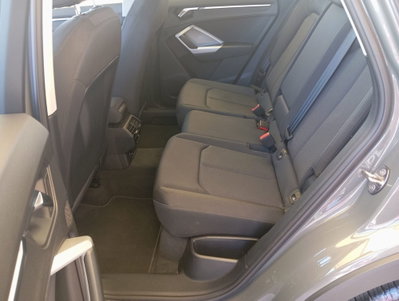 Audi Q3 35 TDI quattro S tronic Business (11)