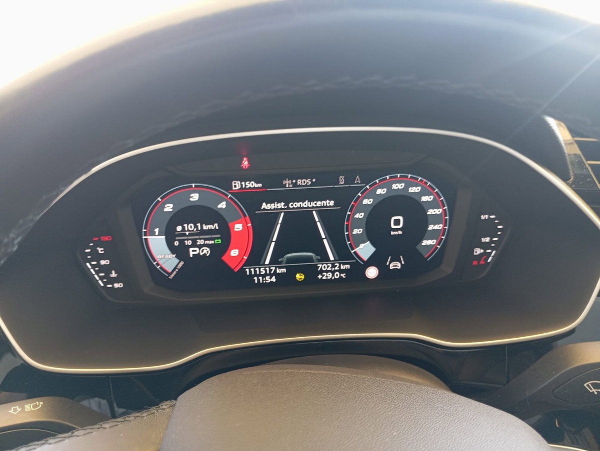Audi Q3 35 TDI quattro S tronic Business (17)