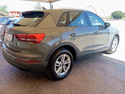 Audi Q3 35 TDI quattro S tronic Business (4)