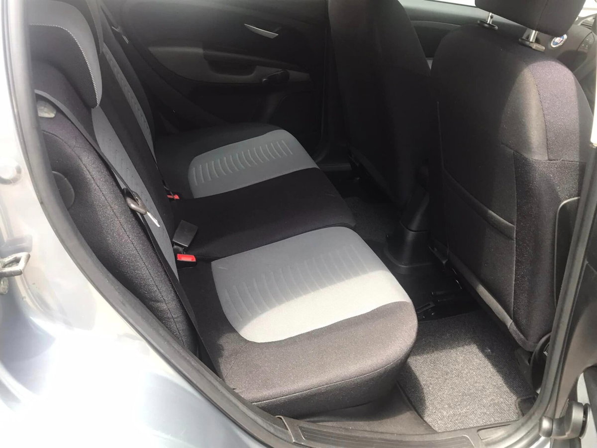 Fiat Grande Punto 1.3 MJT 90 CV 5 porte Dynamic (13)