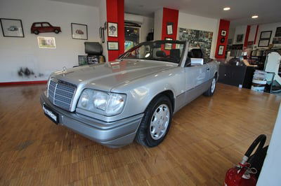 Mercedes-Benz 300 Cabrio 300 CE-24 cat Cabriolet usata