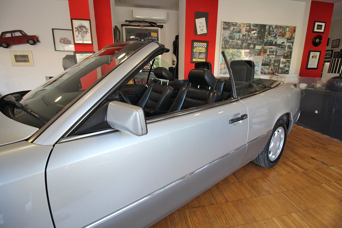 Mercedes-Benz 300 Cabrio 300 CE-24 cat Cabriolet (10)