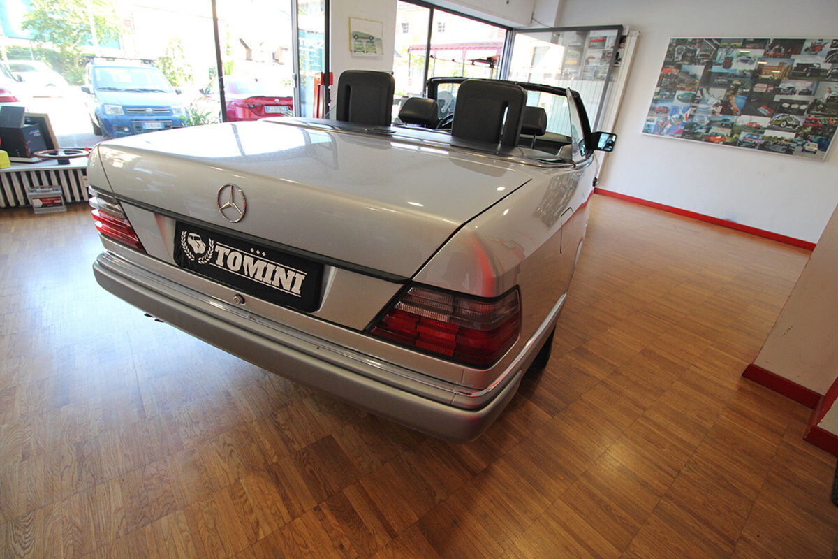 Mercedes-Benz 300 Cabrio 300 CE-24 cat Cabriolet (4)
