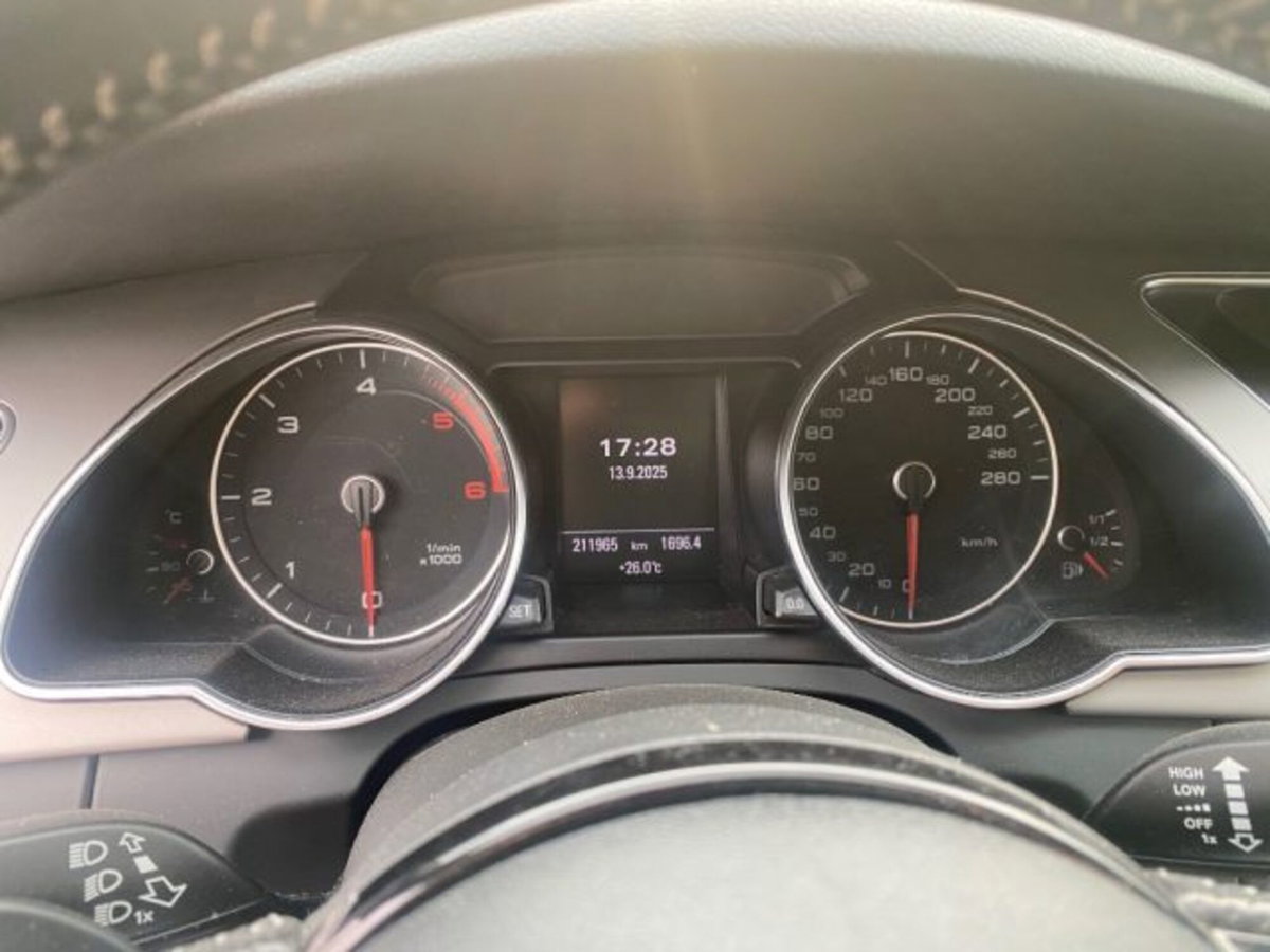 Audi A5 Coupé 2.0 TDI 177 CV quattro S tronic edition (10)