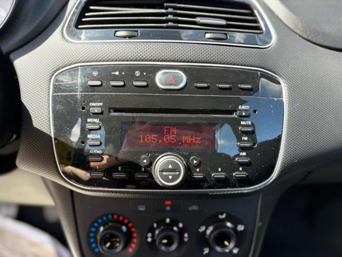 Fiat Punto Evo 1.3 Mjt 95 CV DPF 5 porte S&S Dualogic Emotion (10)