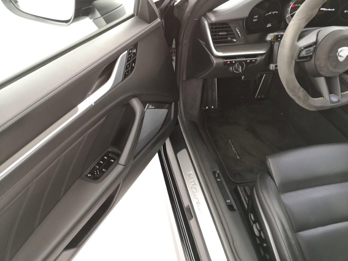Porsche 911 Cabrio Cabrio 3.7 Turbo S auto (6)