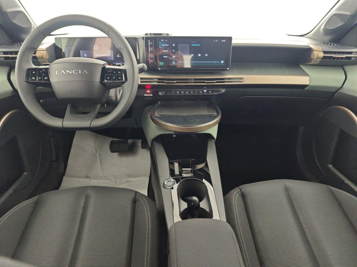Lancia Ypsilon 1.2 mhev Edizione Limitata Cassina e-dct (17)