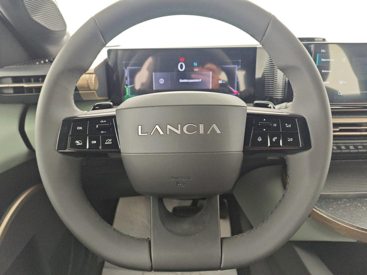 Lancia Ypsilon 1.2 mhev Edizione Limitata Cassina e-dct (18)